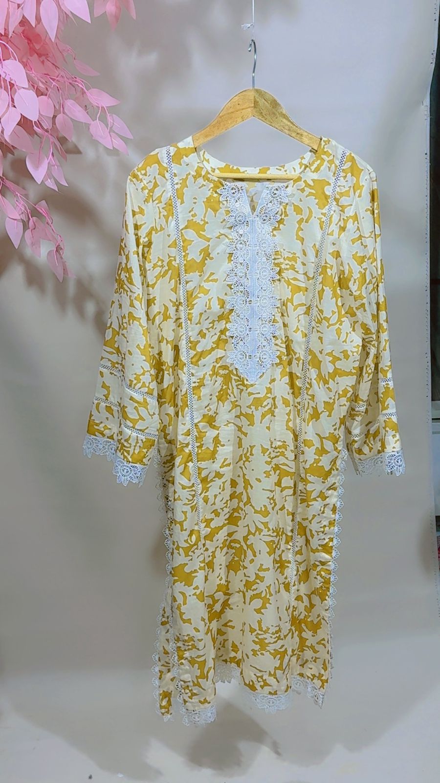 Meevrah 2-Piece Printed Classic Lawn Suit – Timeless Prints, Everyday Comfort