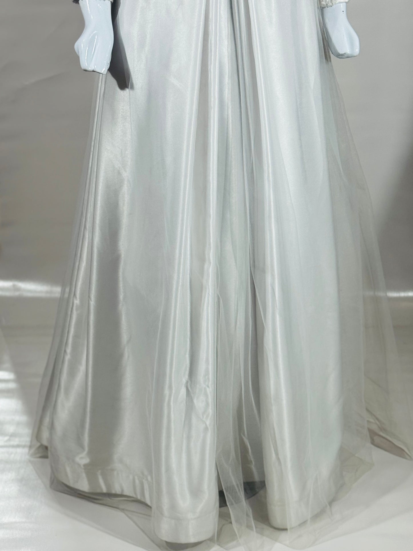 Luxury Bridal Maxi – Net and Silk Fabric Elegance for Your Special Day