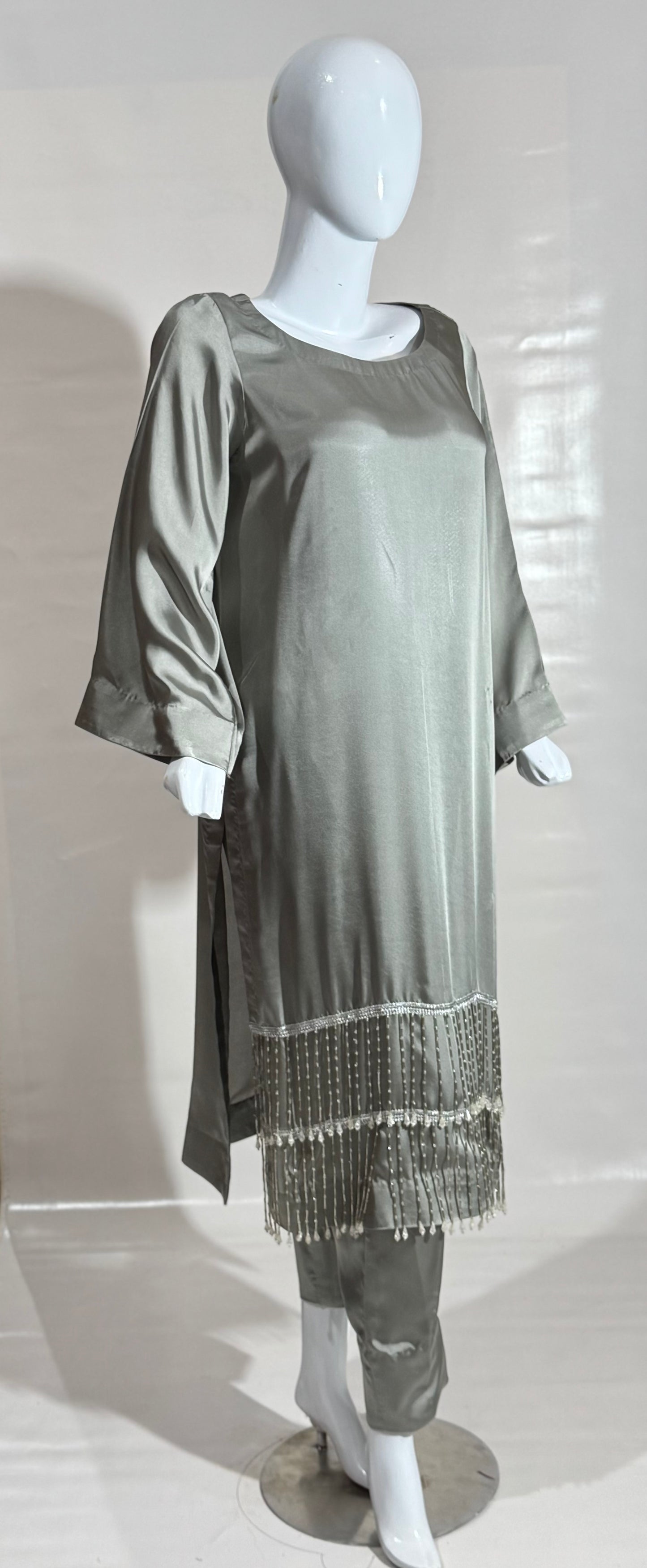 Stylish 2-Piece Casual Outfit – Soft and Comfortable Silk Fabric