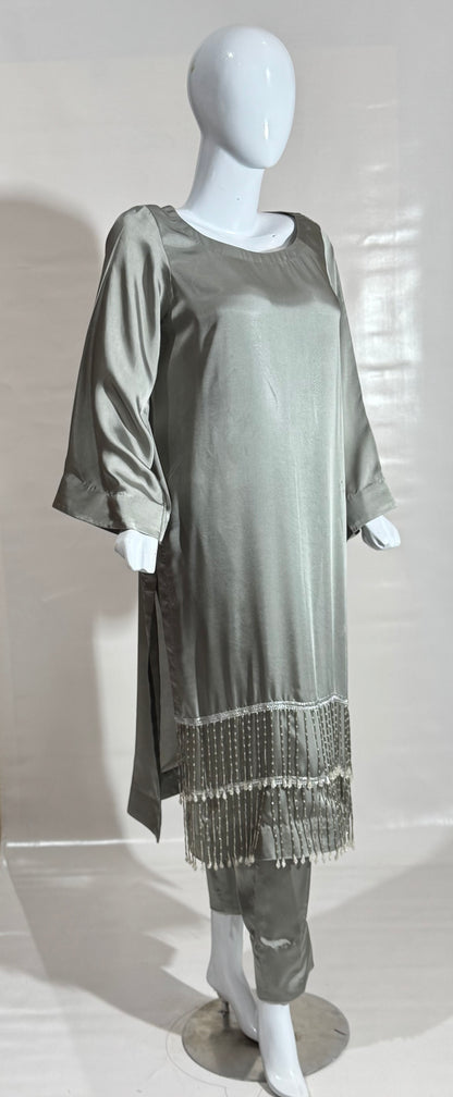 Stylish 2-Piece Casual Outfit – Soft and Comfortable Silk Fabric