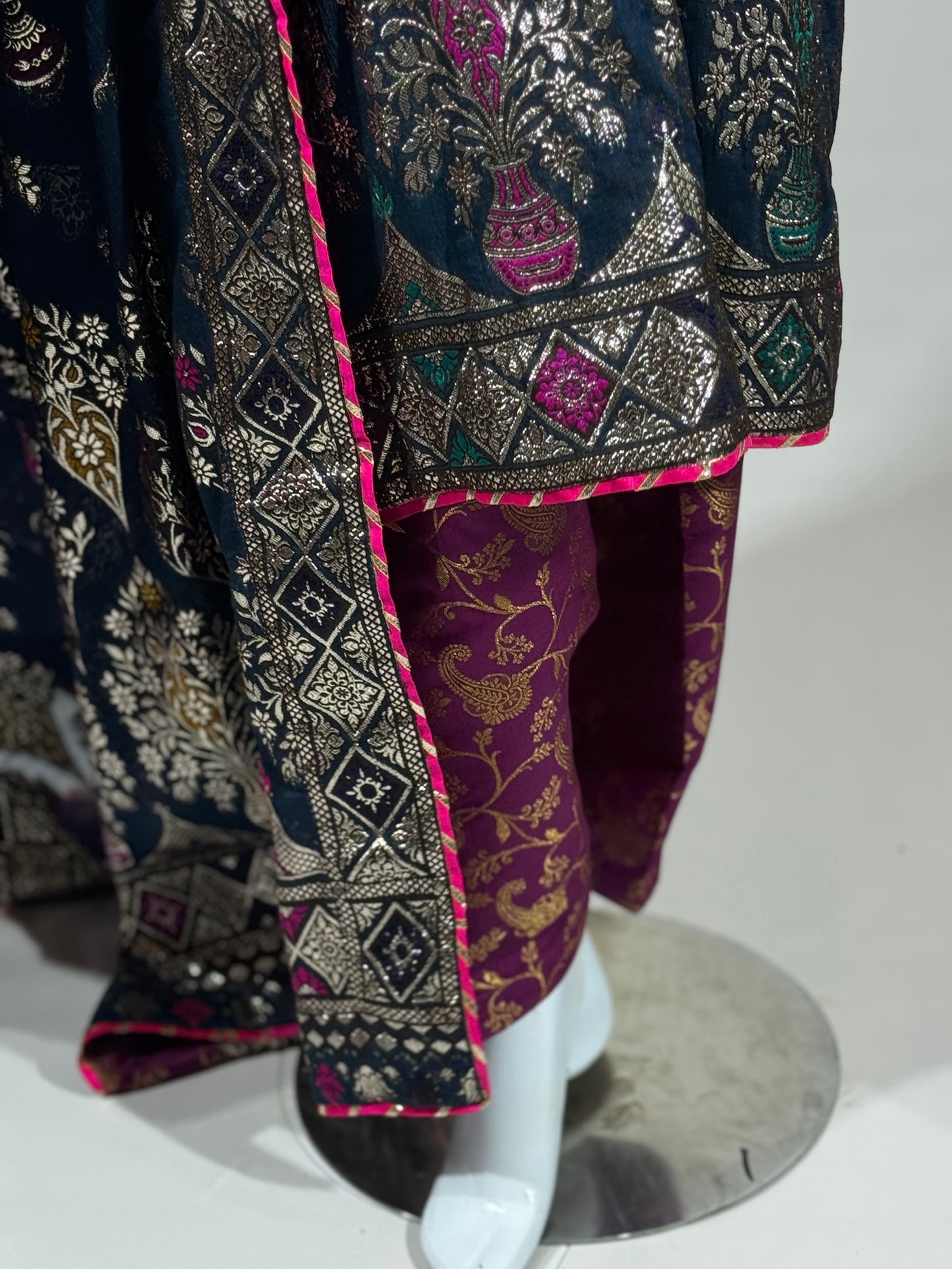 3-Piece Party Wear Dress – Pure Zari Fabric with Luxurious Detailing